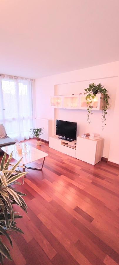 Bel Appartement Entre Disney Land Et Paris Chelles  Exterior photo